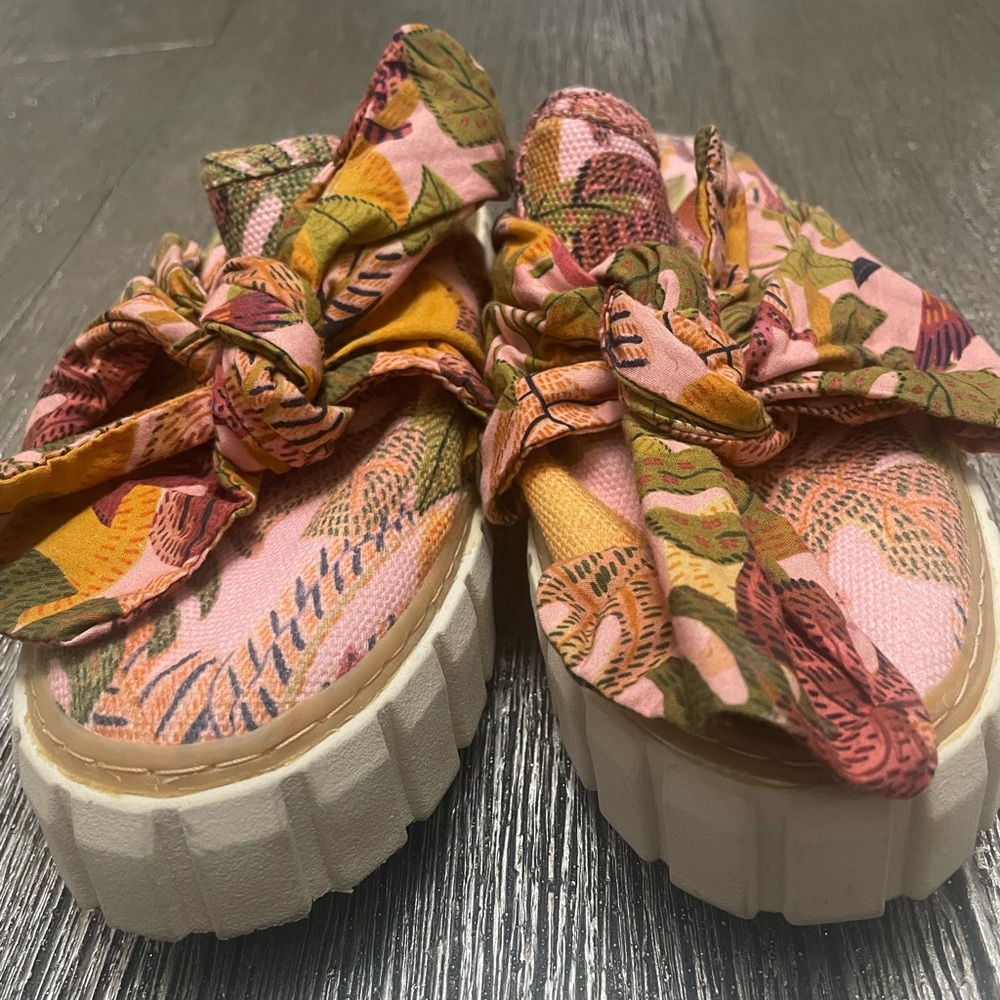 Farm rio dream mule sneaker size 7.5